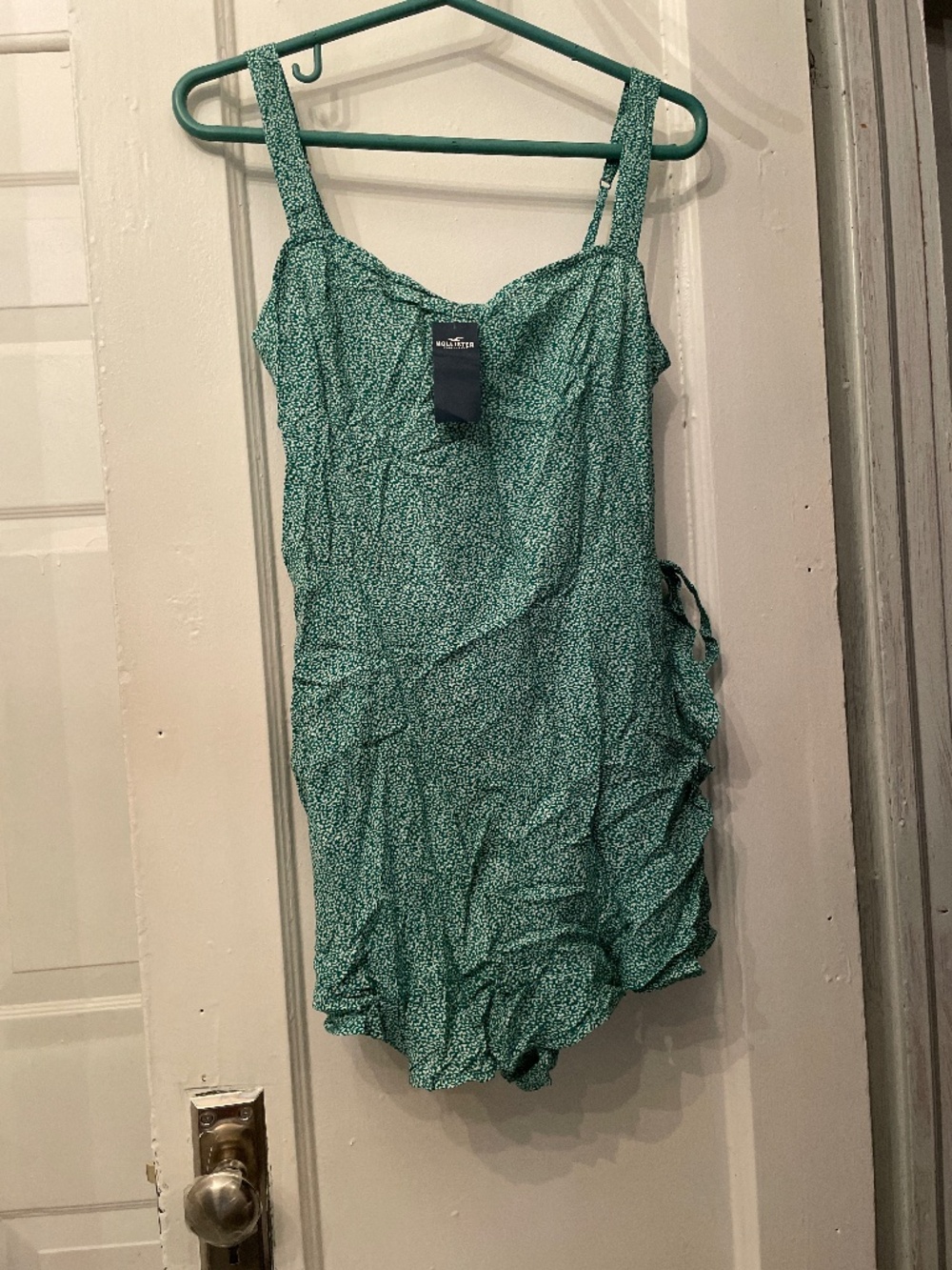 Ruffled hem Hollister dress ditsy print